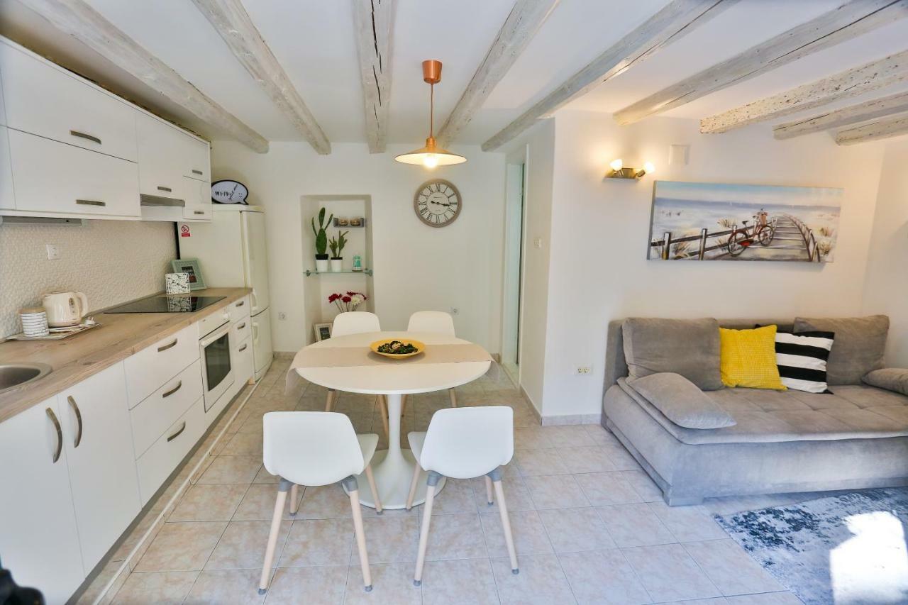 Apartman Dioniz Split Bagian luar foto